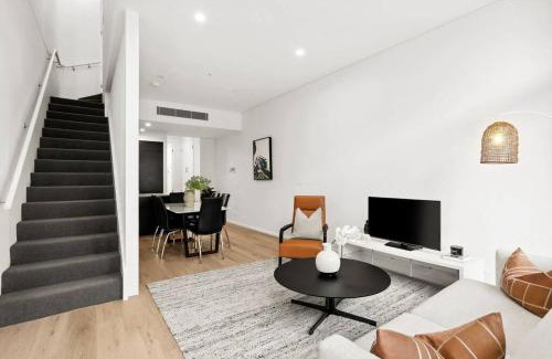 Alexandria Apartment | Stylish New 3 BDRM house - Alexandria