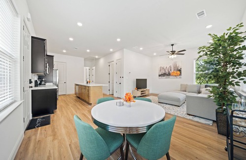Memphis House | Stylish new build 2BR/2BA getaway w/gated parking