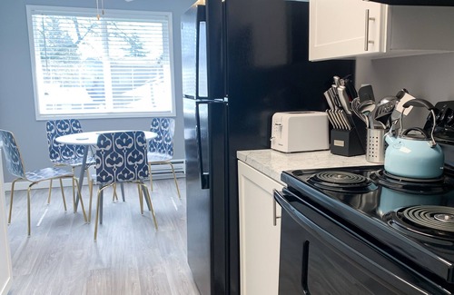 Cedar Hills Apartment | Stylish, New & Clean 1b apt w/King Bed+Pool+Gym+Parking