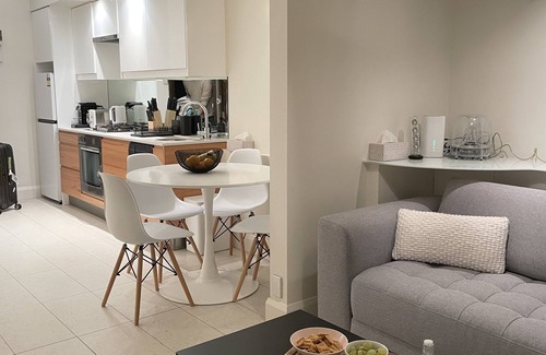 Woolloomooloo Apartment | Stylish & peaceful apartment in the heart of the busy Potts Point