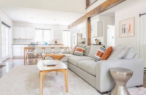 Saugerties House | Stylish Pool Home in Woodstock