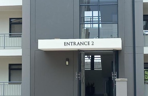Greater Johannesburg Metropolitan Area Apartment | Stylish Premium Apartment Rivonia, Sandton