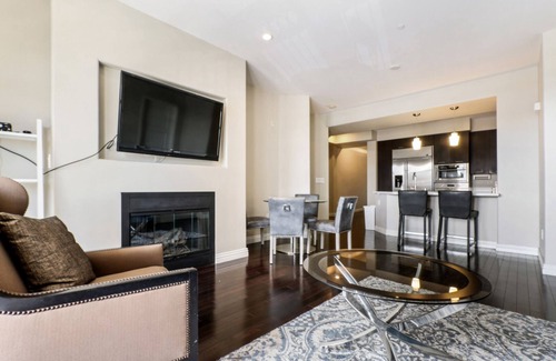 Downtown Condo | Stylish private condo at the Americana at Brand!