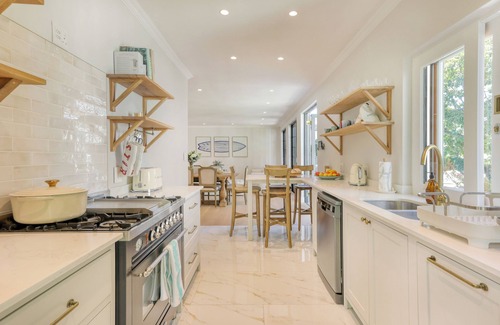 Newlands House | Stylish Renovated Home in Leafy Newlands