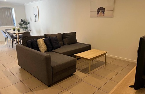 Macquarie Links House | Stylish Retreat in Macquarie Links - Golf, Comfort & Tranquility