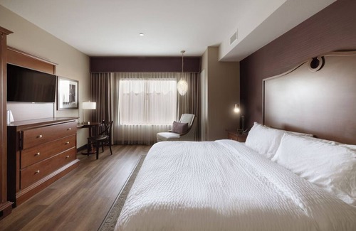 Parker Hotel | Stylish Rooms with Yoga & Walk to Art, Parks, & Local Dining