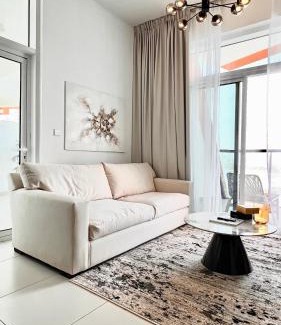 Jadaf Apartment | Stylish & Roomy 1BR in the Heart of the City