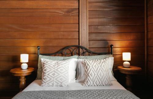 Casais do Rio Villa | Stylish Rustic Villa