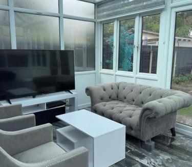 Heath Apartment | Stylish Stay Near Everything