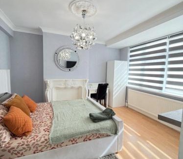 Heath Apartment | Stylish Stay Near Everything