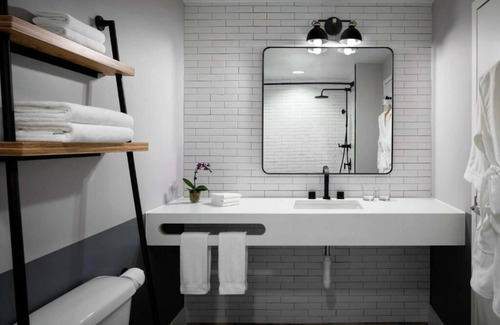 Cambridge Hotel | Stylish Stay Near Harvard and Cambridge’s Best Attractions! Parking