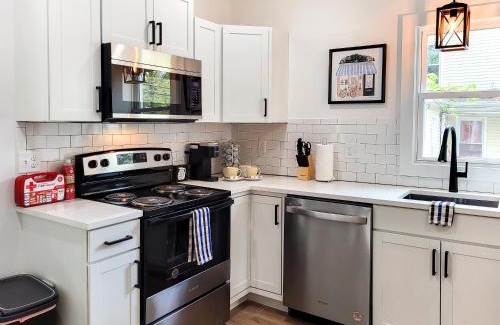 Bristol Apartment | Stylish studio in Bristol, newly renovated!