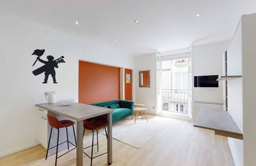 Le Touquet-Paris-Plage Apartment | Stylish studio in great location, 2 mins walk to sea & all amenities.