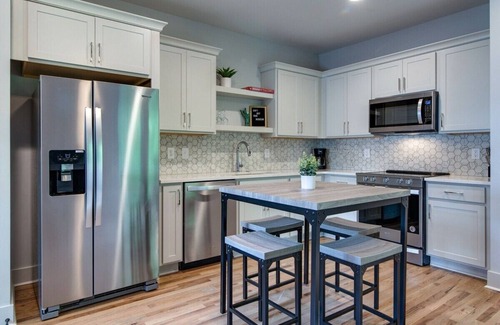 Greenwood House | Stylish Townhouse in East Nashville