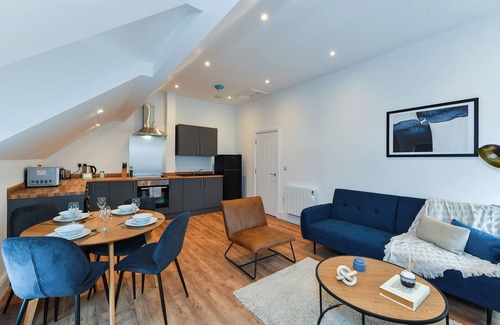 Beeston Apartment | Stylish Two-Bed Home Near Nature & Transport Links