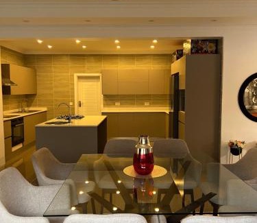 Lusaka Central Apartment | Stylish Urban Retreat - Spacious 3-Bedroom Apartment- VI