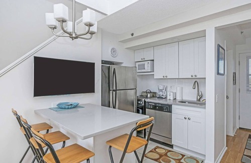 Napeague Apartment | Stylish Woody Interior 1BR+Loft w/Beach Access