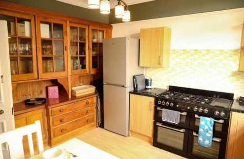 Hoylake House | Stylishly decorated 3 bed home close to the sea