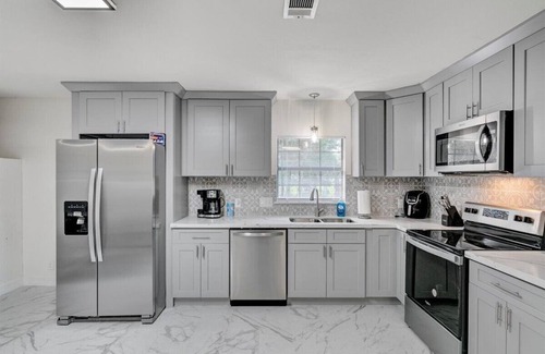 Lakeview Jefferson County House | Stylishly Remodeled 2-Bedroom home in Orangefield