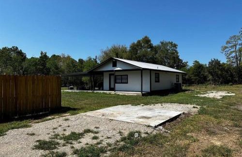 Lakeview Jefferson County House | Stylishly Remodeled 2-Bedroom home in Orangefield