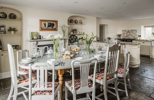 West Pennard Other | Stylishly renovated farmhouse with hot tub in rural Somerset