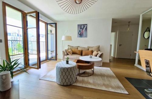 Puteaux Apartment | Sublime appartement 4 étoiles neuf T3 àPuteaux 61m2 proche La Défense, 10m2 de terrasse avec magnifique vue