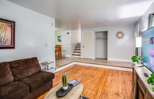 Rochester House | Suburb Home Near Everything