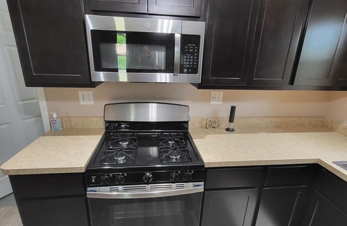 University Park House | Suburban area with King Bed Comfy 3 bedroom home