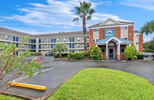 Stuart Hotel | Suburban Studios Stuart near Federal Hwy 1
