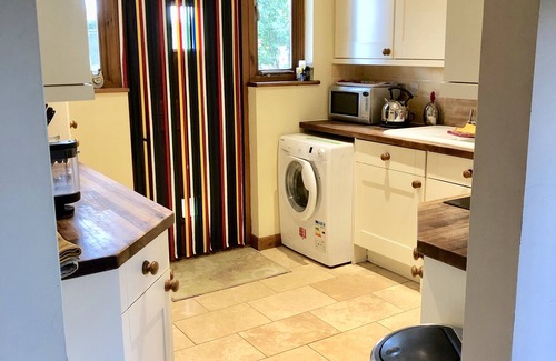 Eye House | Suffolk retreat with outdoor hot tub, sleeps up to 7