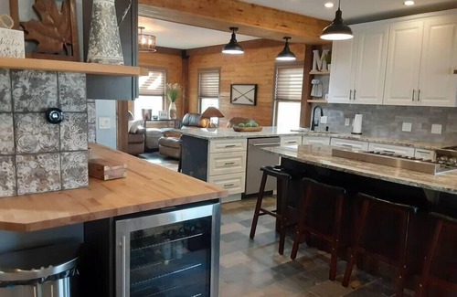 Tiskilwa House | Sugar Maple Inn, A Country Chic Getaway