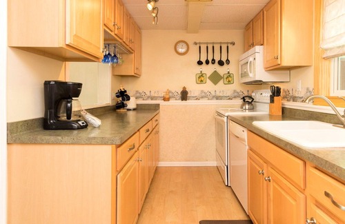 Geneseo Cottage | Sugar Maple Shores:"Lake Views from Nearly Every Room are Breathtaking"