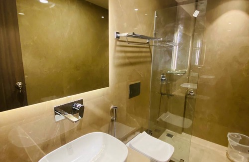 Mahmoorganj Hotel | Sugar Stars Inn