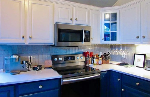 Waitsfield House | Sugarbush Haus, our Chic Sugarbush VT Retreat close to mountain Sleeps 10