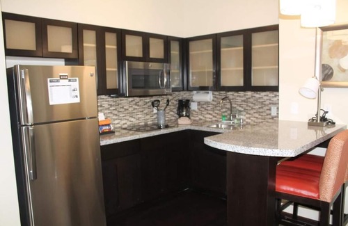 Bressi Ranch Condo | Suite 4-Mins from Airport | Fitness Center + Pool