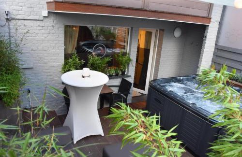 Bernister Apartment | Suite 40 Jacuzzi & Sauna by Malmedreams