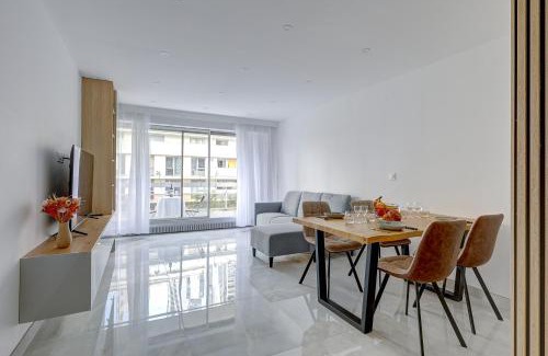 Flandres Apartment | Suite au Cœur de Paris, Architecturale et Élégante