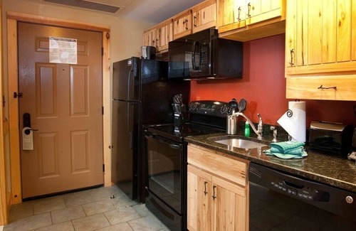 Blodgett Mills Condo | Suite + Balcony | Pool + On-Site Waterpark!