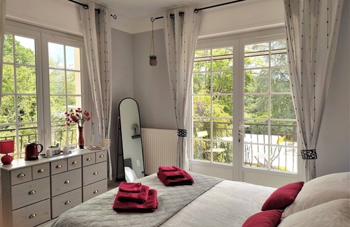 Tournay Bed & Breakfast | Suite Chambre D'hôte Avec Piscine vue sur les Pyrénées