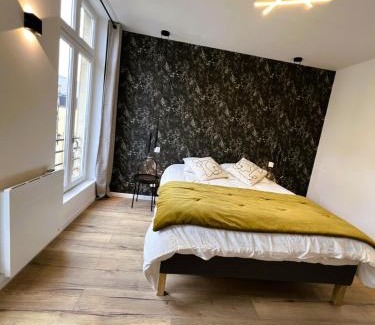 Charleville-Mezieres Apartment | Suite Charles - 2 pers chic & intemporelle
