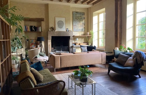 Lignieres-Orgeres Bed & Breakfast | Suite Familiale, Maison D'hôtes et de Culture, Ancien Presbytère, Parc Paysager