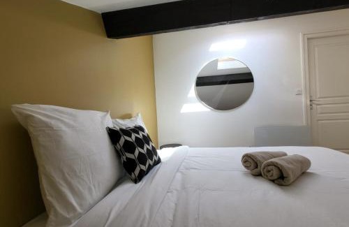 Feuillat Desgenettes Apartment | Suite Florence - Check in h24 - Wifi