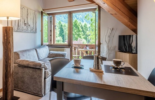 Carisolo Apartment | Suite Italy Pinzolo 5 - Apartment in the heart of the Dolomites