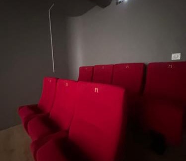 Charleville-Mezieres Apartment | Suite Lumière - Cinéma privé by Collection Aura - Hypercentre Charleville-Mézières