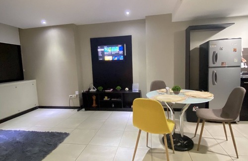 Puerto Santa Ana Apartment | Suite Luxury Vista Parcial al Río