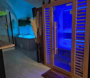 Gignac Apartment | Suite Privative Spa Jacuzzi Sauna - Proche Montpellier