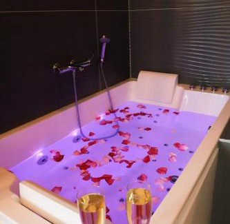 Jacquard - Prefecture Apartment | SUITE Serenity Room SPA- Balnéothérapie