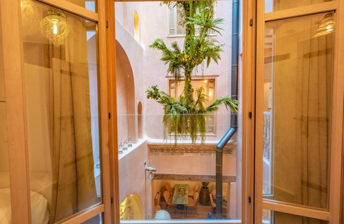 Marrakesh-Tensift-El Haouz House | Suite Signature with bath and Patio View