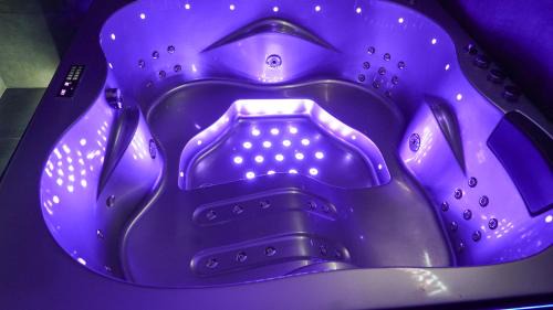 Drancy Apartment | Suite&Spa Privé in Appart Relax Chill Massage Parking