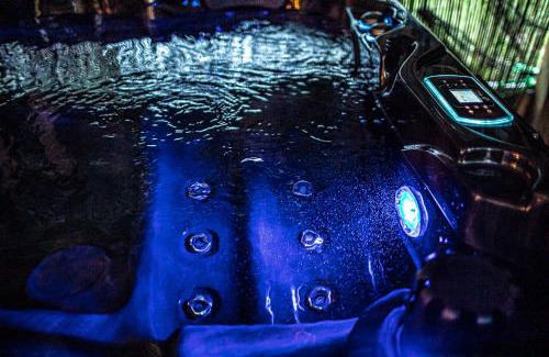 Pezarches House | Suite SPAtio - Jacuzzi Privé - 20min Disneyland PARIS